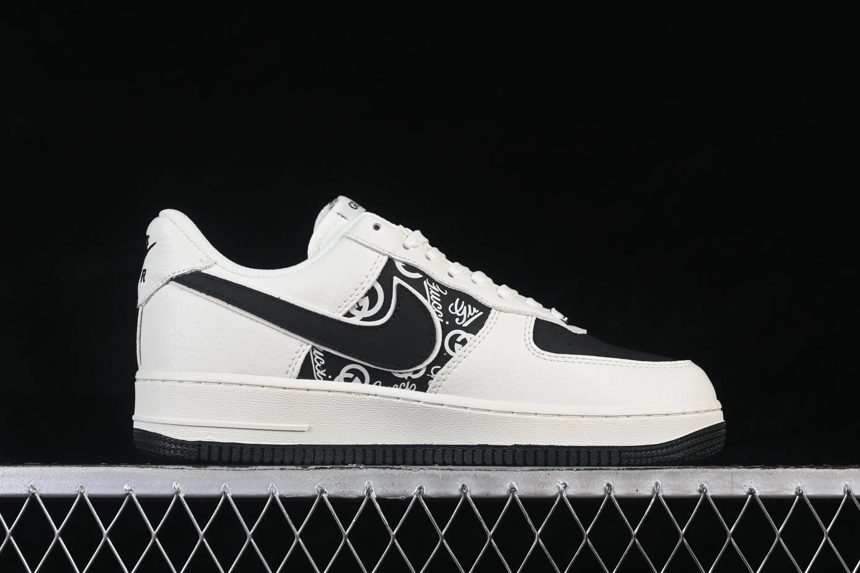 All Categories Nk Air Force 1 Air Force Series Nk Air Force 1 Low Air Force Low Nike Air Force 1'07 Low Joint Beige and Black Intertwined Air Force One Low Casual Sneakers XY9025-016